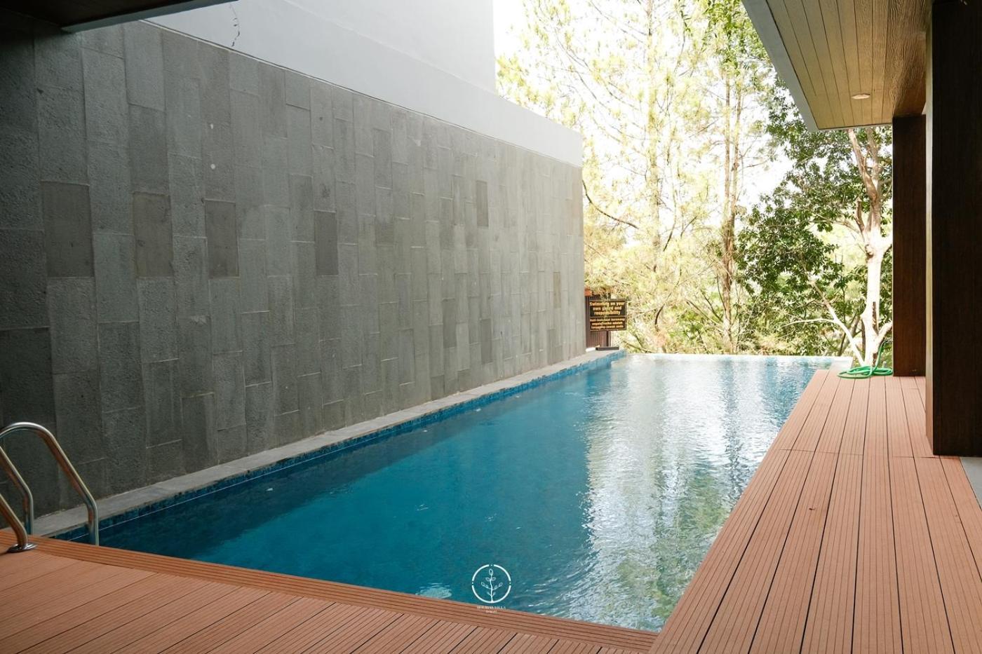 Asmaya Hill View Villa 7 Bedrooms With A Private Swimming Pool Bandung Exterior photo