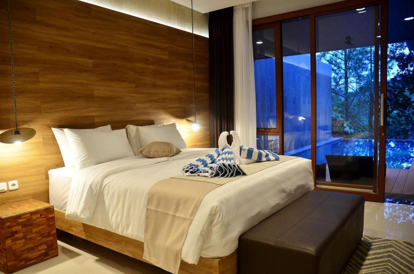 Asmaya Hill View Villa 7 Bedrooms With A Private Swimming Pool Bandung Exterior photo