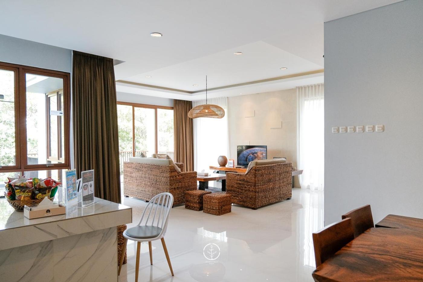 Asmaya Hill View Villa 7 Bedrooms With A Private Swimming Pool Bandung Exterior photo