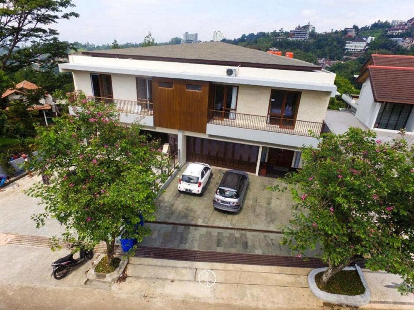 Asmaya Hill View Villa 7 Bedrooms With A Private Swimming Pool Bandung Exterior photo
