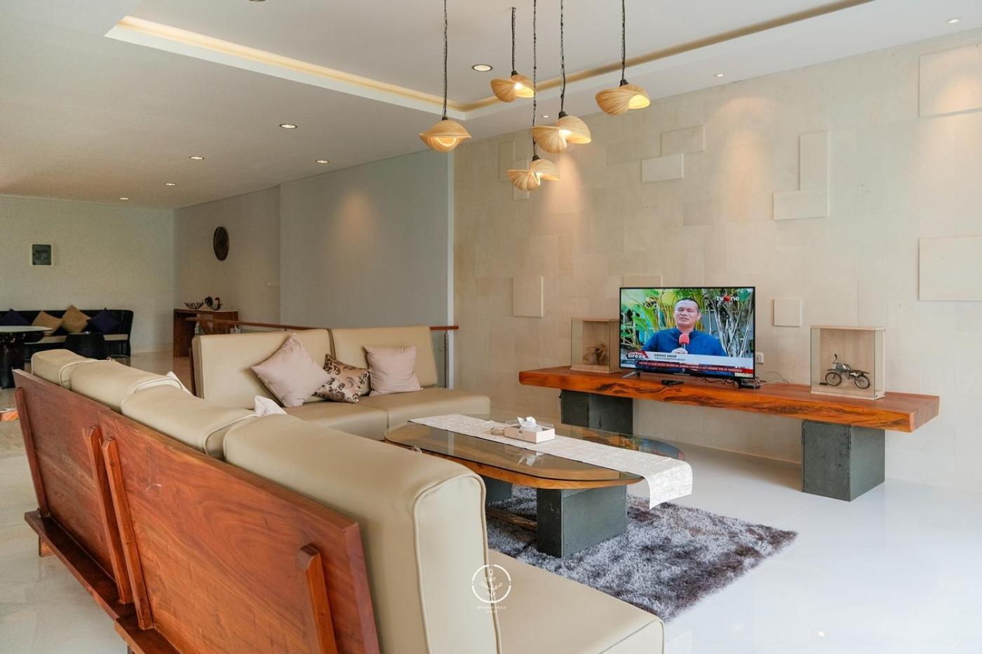 Asmaya Hill View Villa 7 Bedrooms With A Private Swimming Pool Bandung Exterior photo